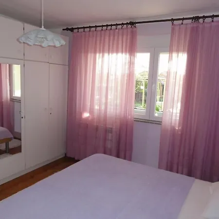 House Apartman *