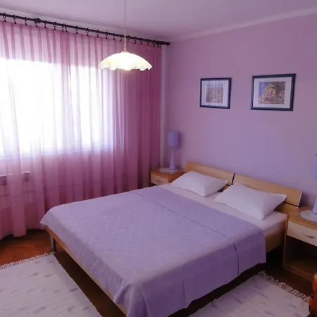 Apartman House *