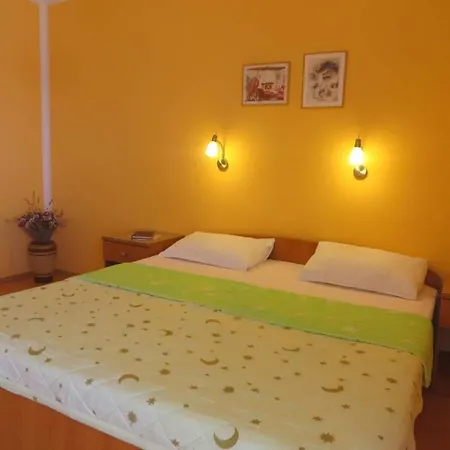 House Apartman *